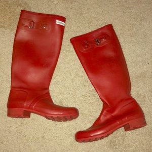 Hunter knee boots red
